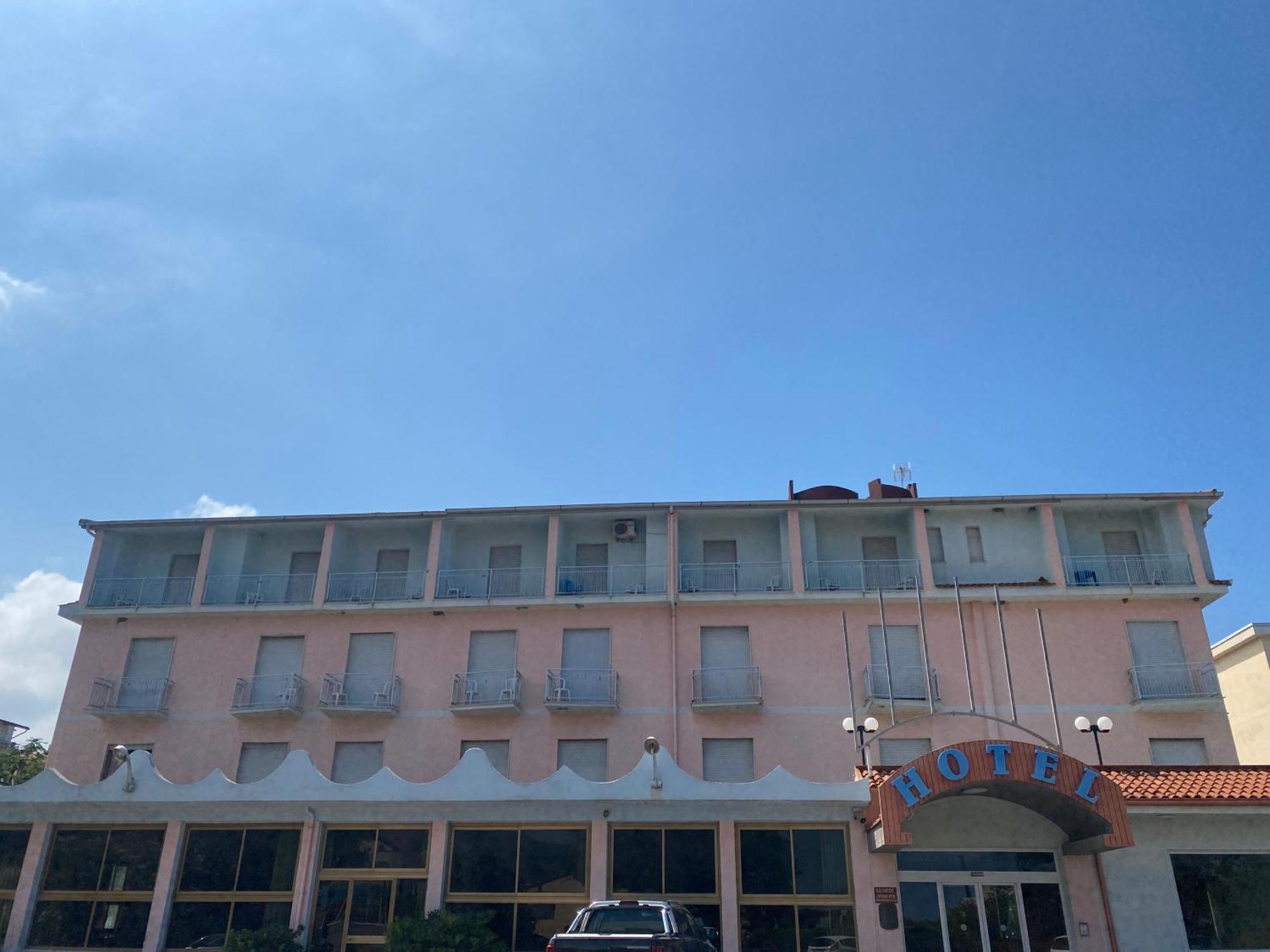 לינה וארוחת בוקר קמפורה סן ג'ובאני Al Torrione מראה חיצוני תמונה